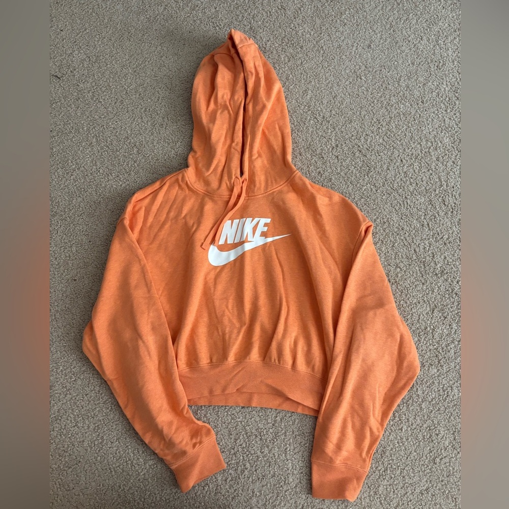 Cropped Nike Hoodie
